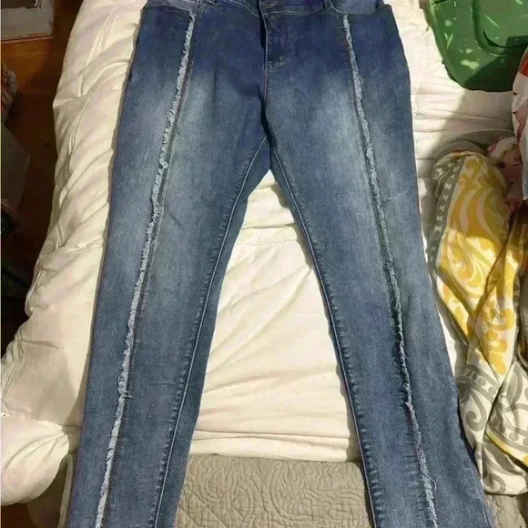 Coco and Carmen jeans - Picture 1 of 3